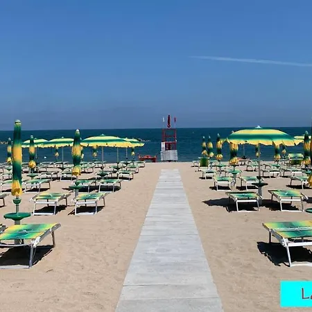 Апартаменты Conero-alba Al Mare-bilocali Adiacenti E V I S T A Mare